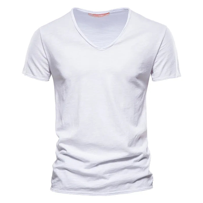 T-shirt homme col V ajusté – manches courtes et style épuré