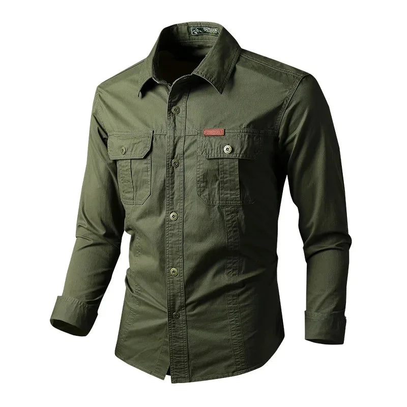 Chemise militaire cintrée à poches cargo