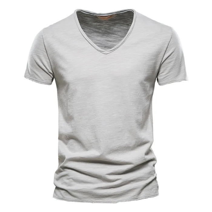 T-shirt homme col V ajusté – manches courtes et style épuré