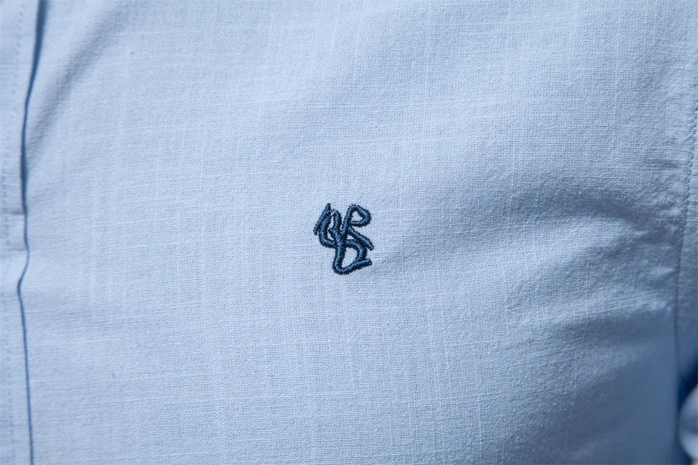 Chemise col mao ajustée – manches longues et boutonnière contrastée